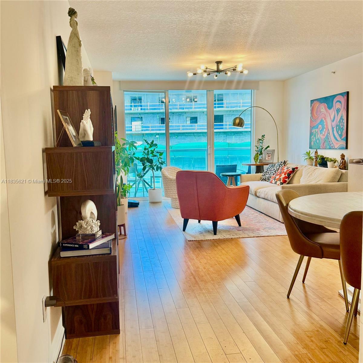Property Photo: 31 SE 5th St 1708 FL 33131