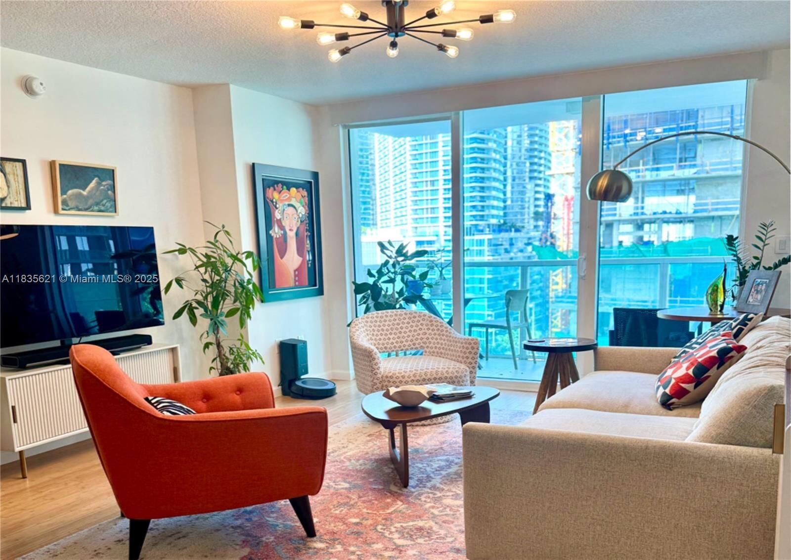 Property Photo:  31 SE 5th St 1708  FL 33131 