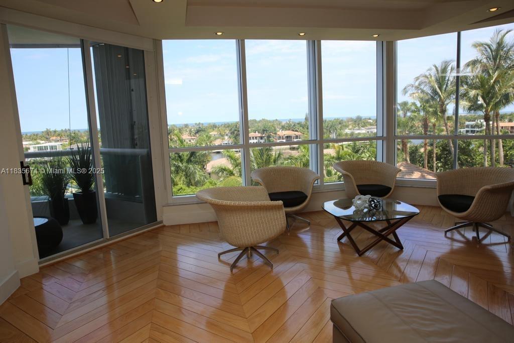 Property Photo: 21150 Point Pl 701 FL 33180