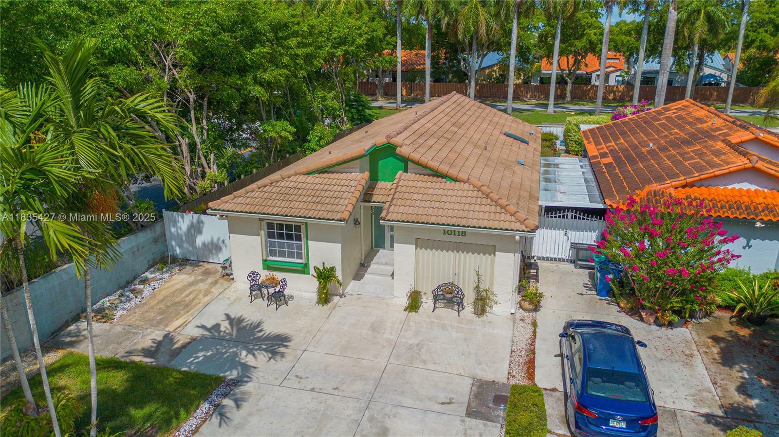 Property Photo: 10118 SW 146th Pl FL 33186