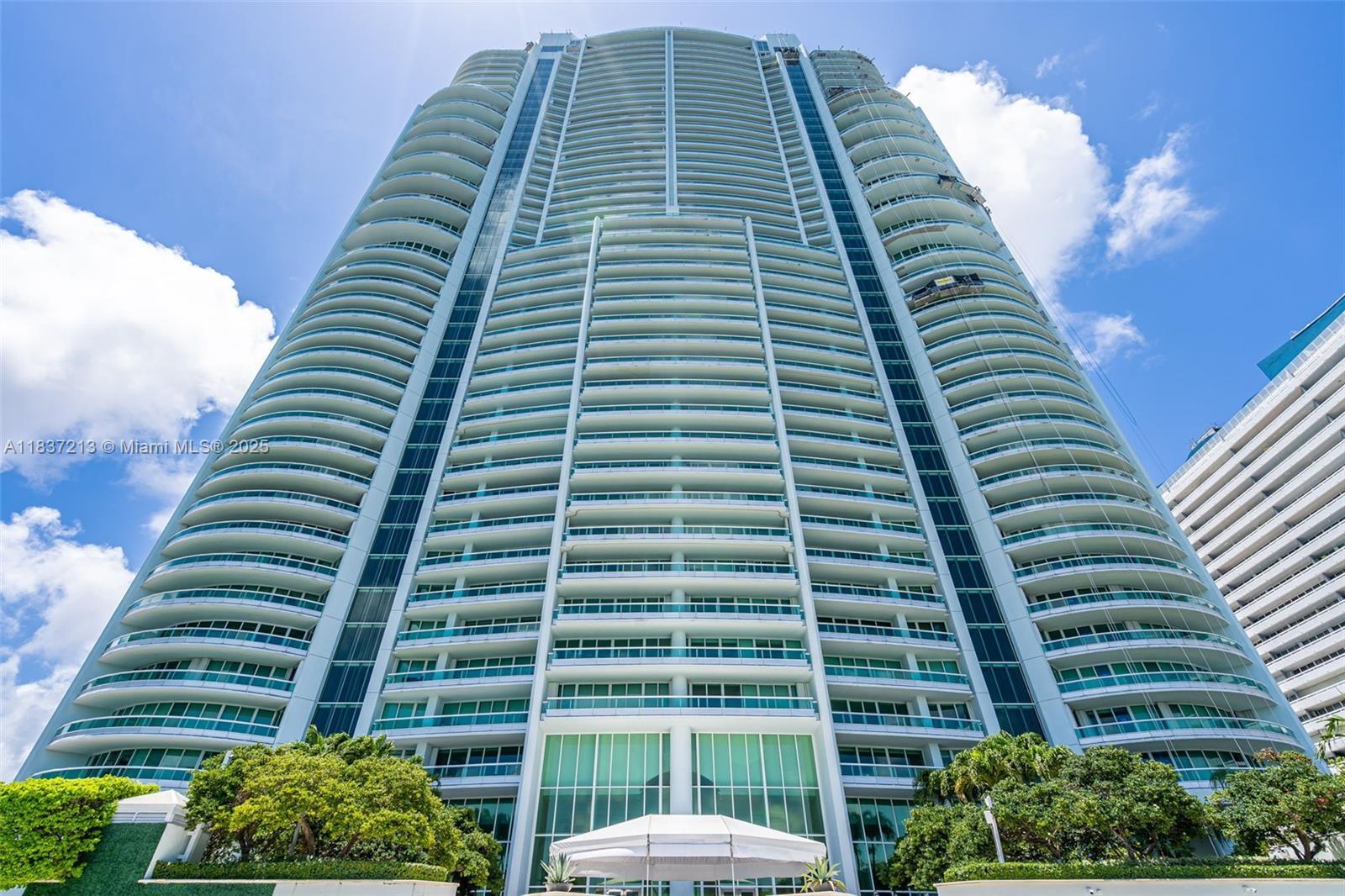 Property Photo: 1643 Brickell Ave 1406 FL 33129