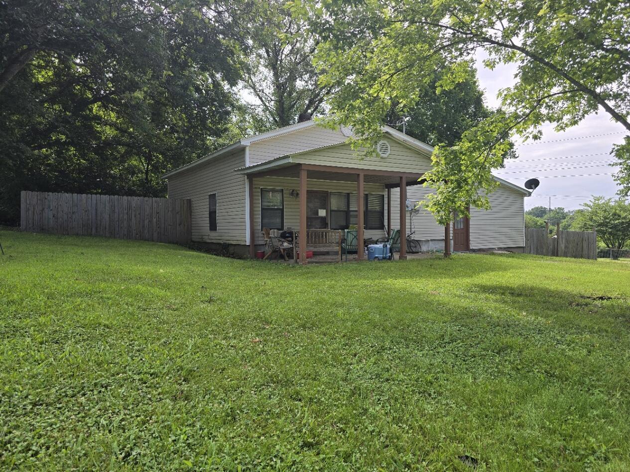 445 Monroe Street  Thayer MO 65791 photo