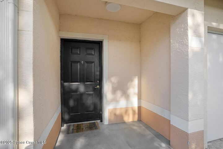 Property Photo:  2416 57th Circle  FL 32966 