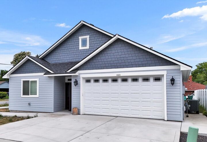 Property Photo:  403 N Calvin Ln  WA 99216 