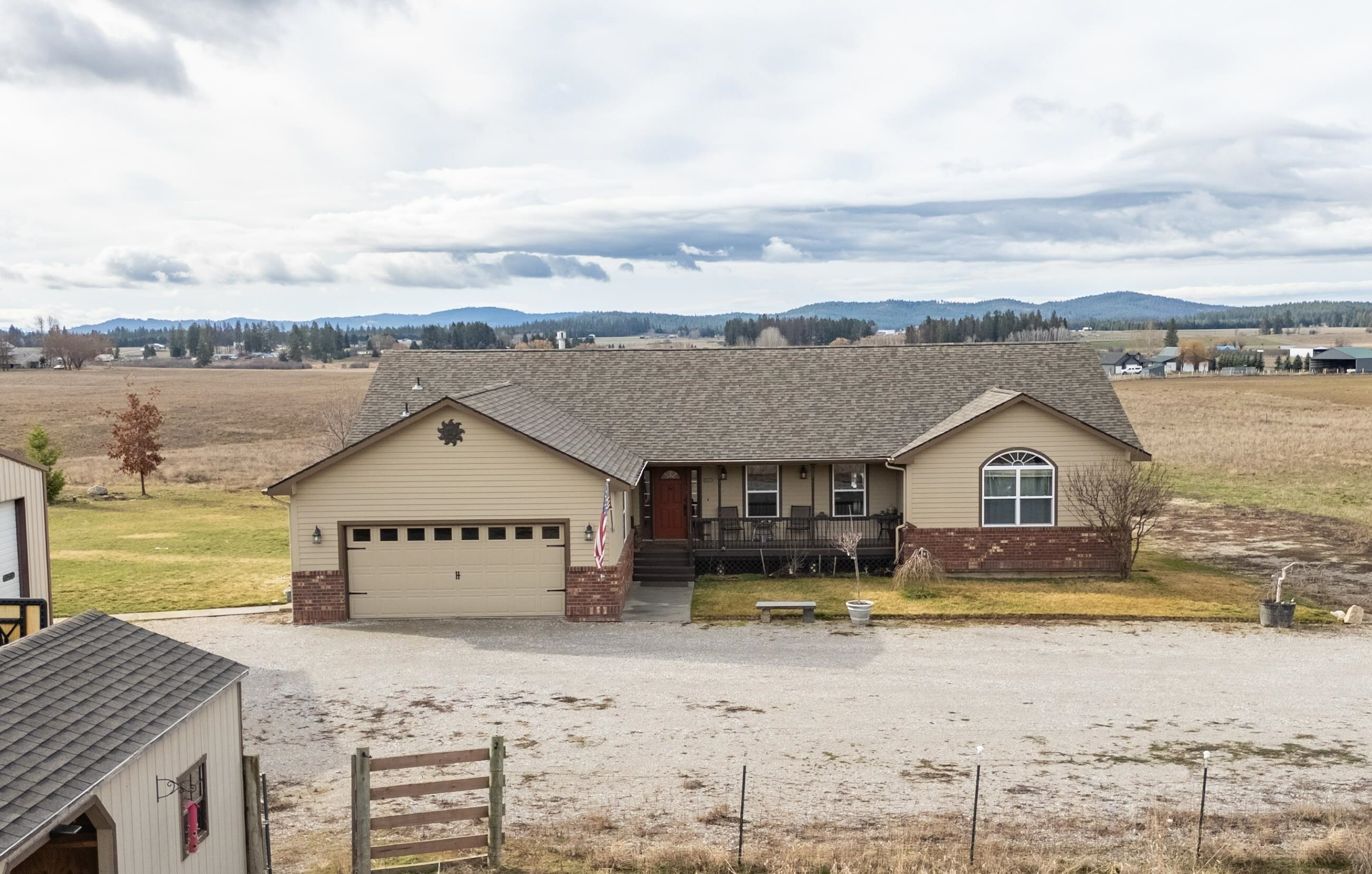 Property Photo: 8715 W Antler Rd WA 99006