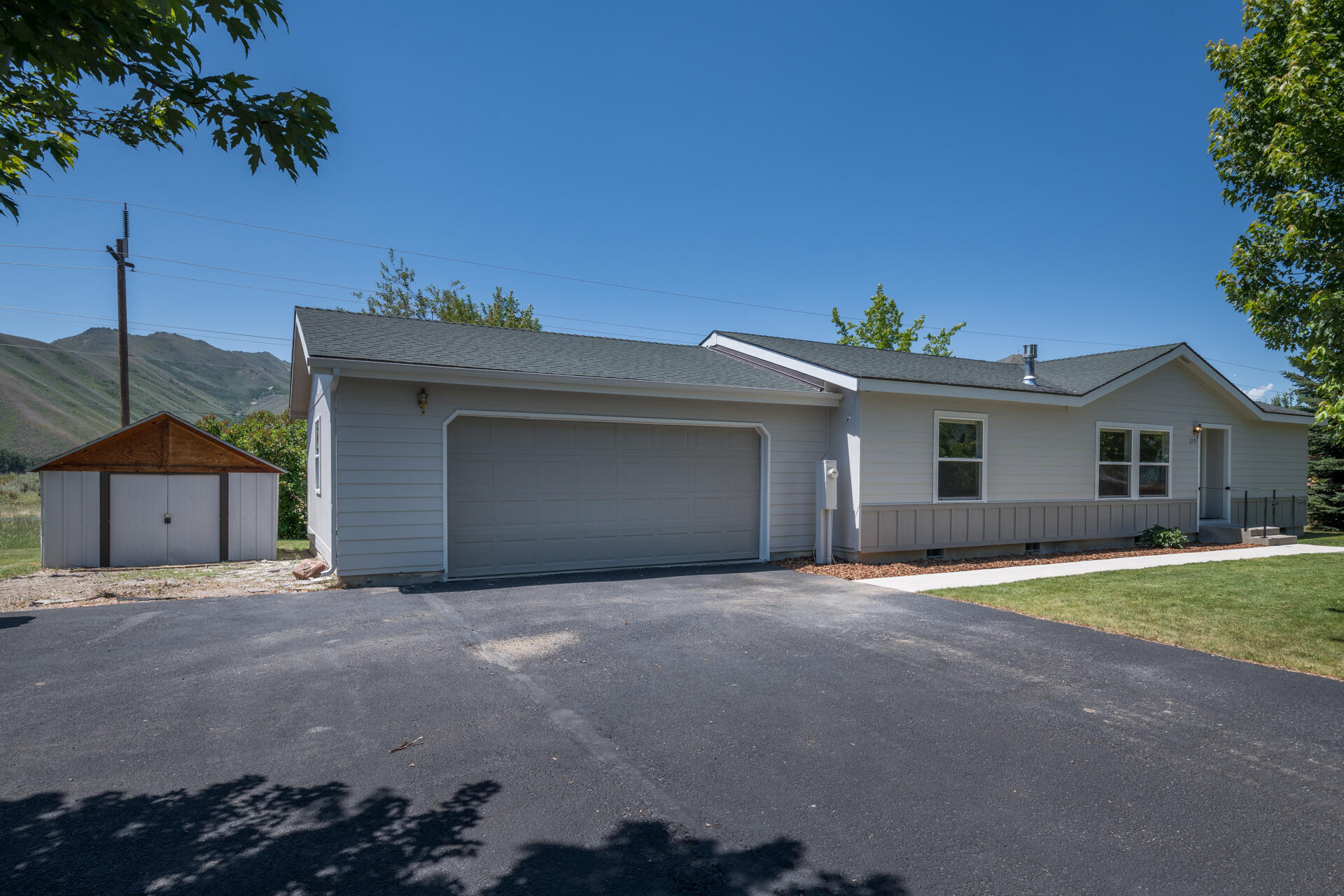 Property Photo: 2951 Glenbrook Dr ID 83333