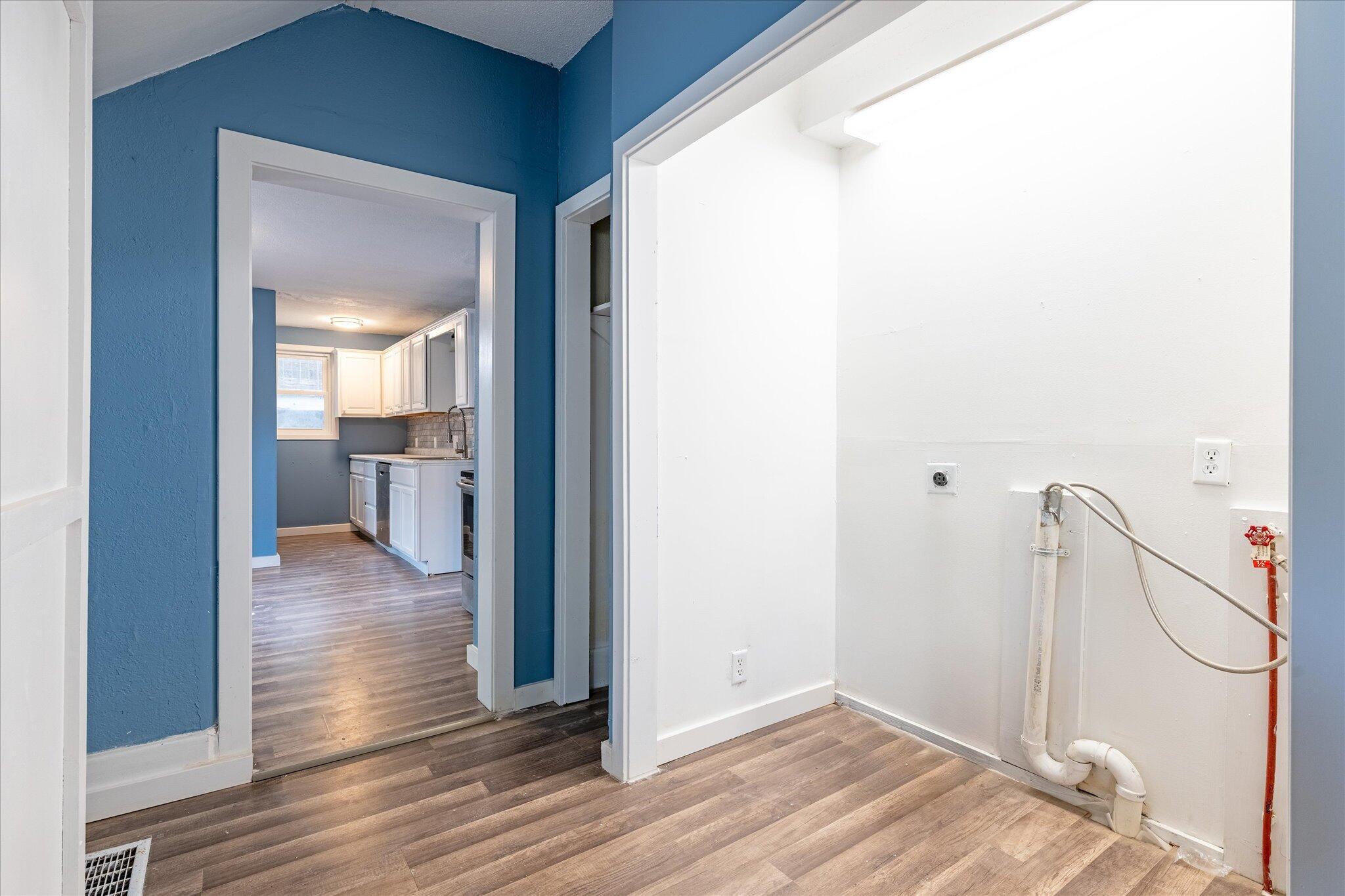 Property Photo: 122 E Angle Avenue IA 51503