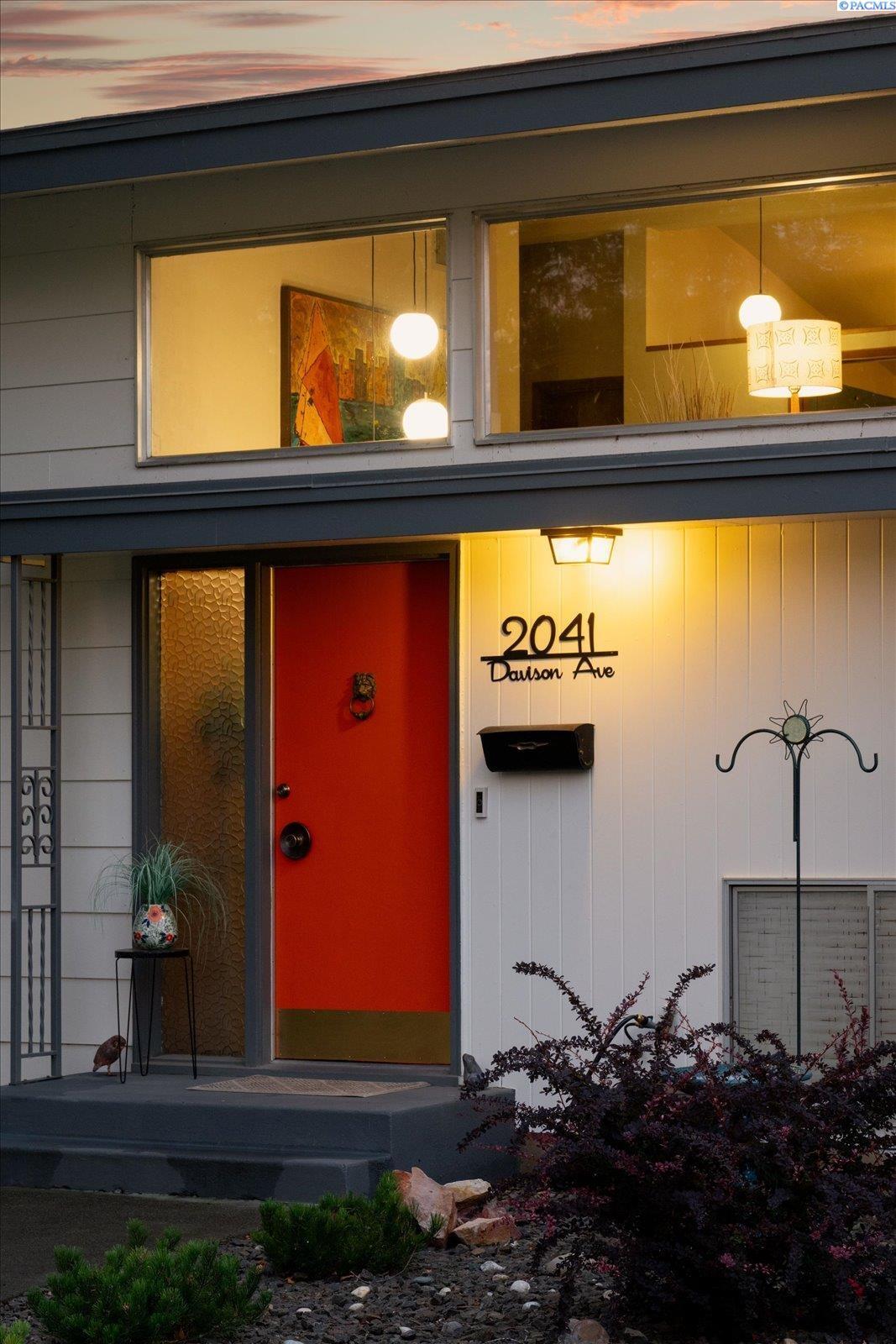 Property Photo: 2041 Davison Ave WA 99354