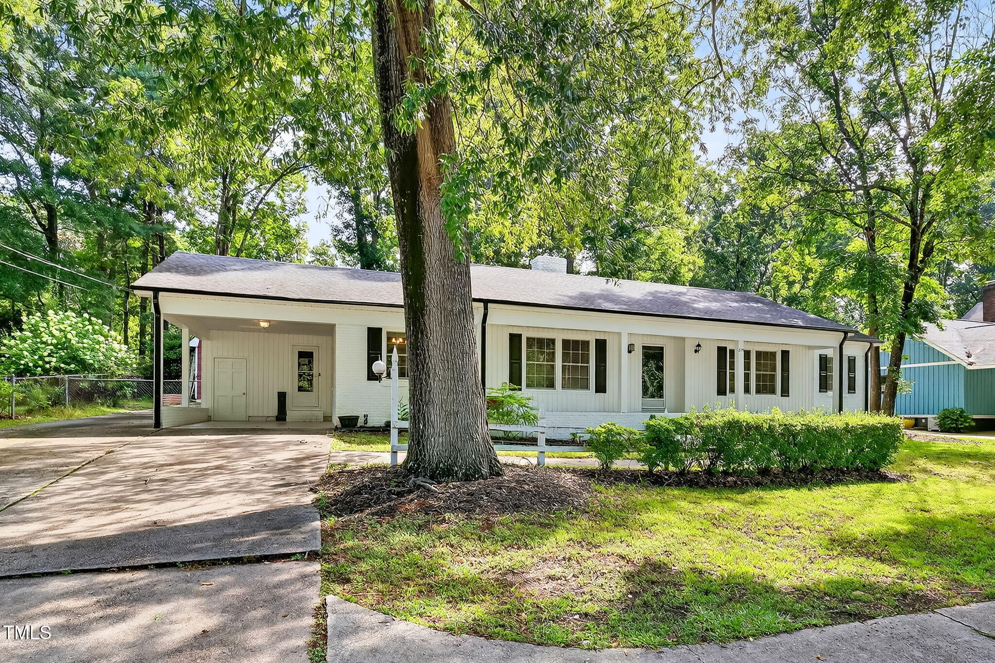 Property Photo: 213 SE Maynard Road NC 27511
