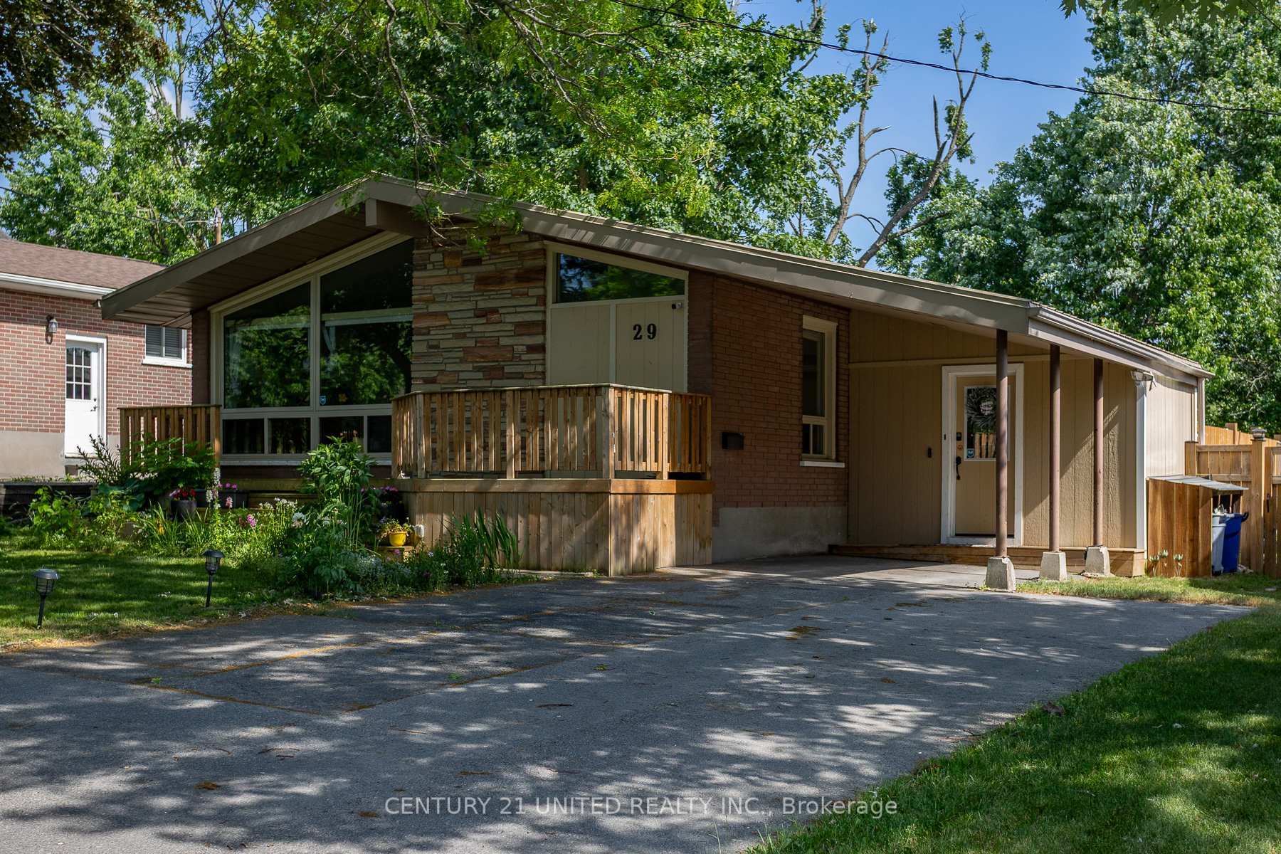 Property Photo: 29 Kawartha Drive ON K9V 1A6