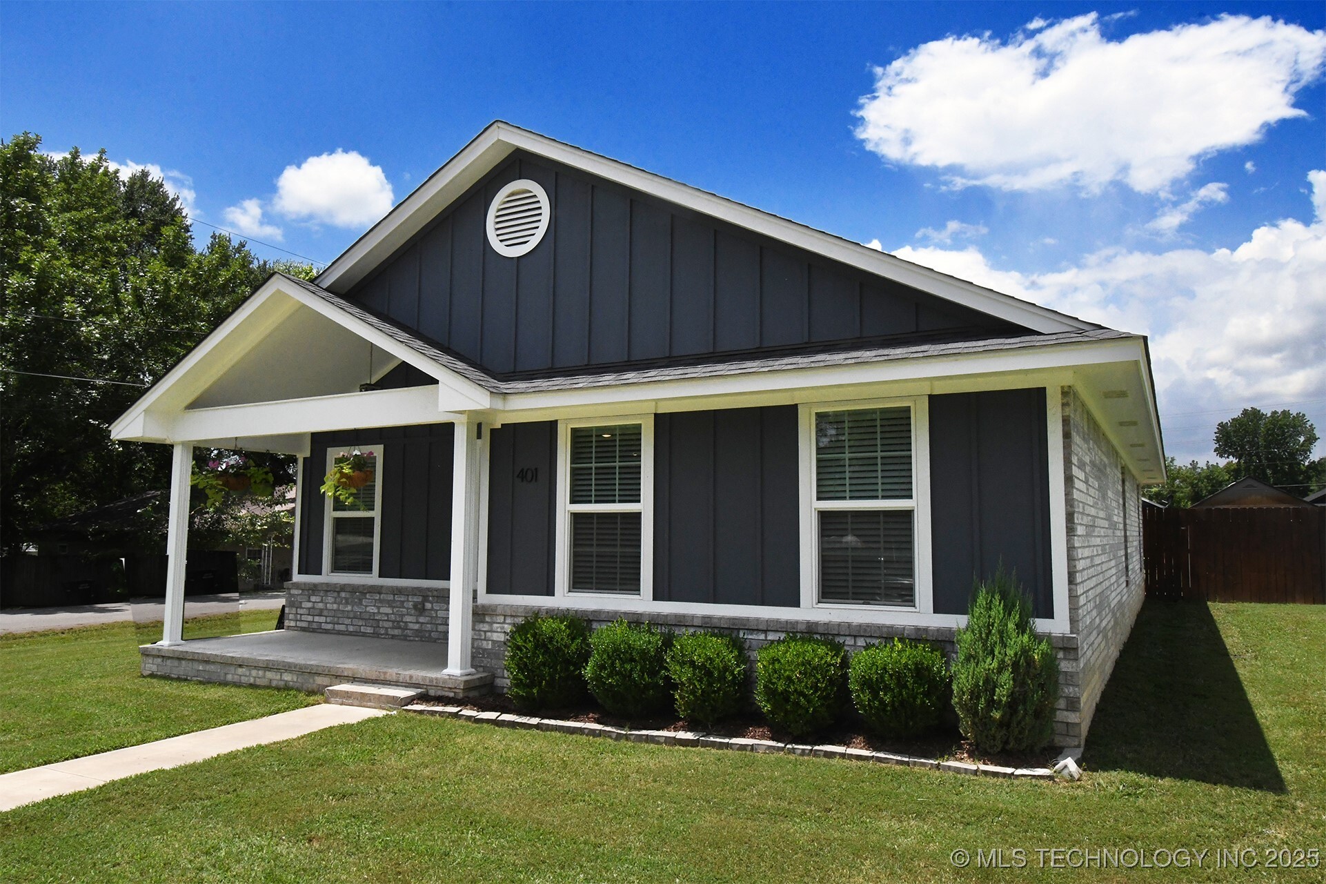 Property Photo:  401 N Ash Street  OK 74955 