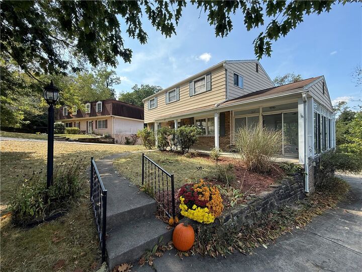 Property Photo: 1449 Parkview Dr PA 15101