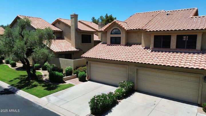 Property Photo: 7776 E Joshua Tree Lane AZ 85250