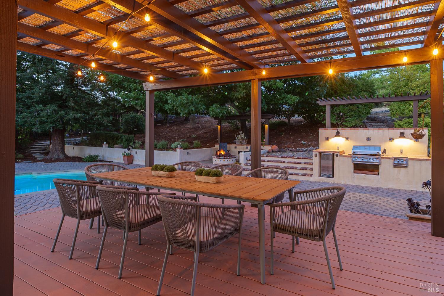 Property Photo:  405 Encinosa Court  CA 95492 
