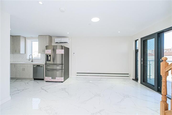 Property Photo: 1014 Banner Avenue 5B NY 11235