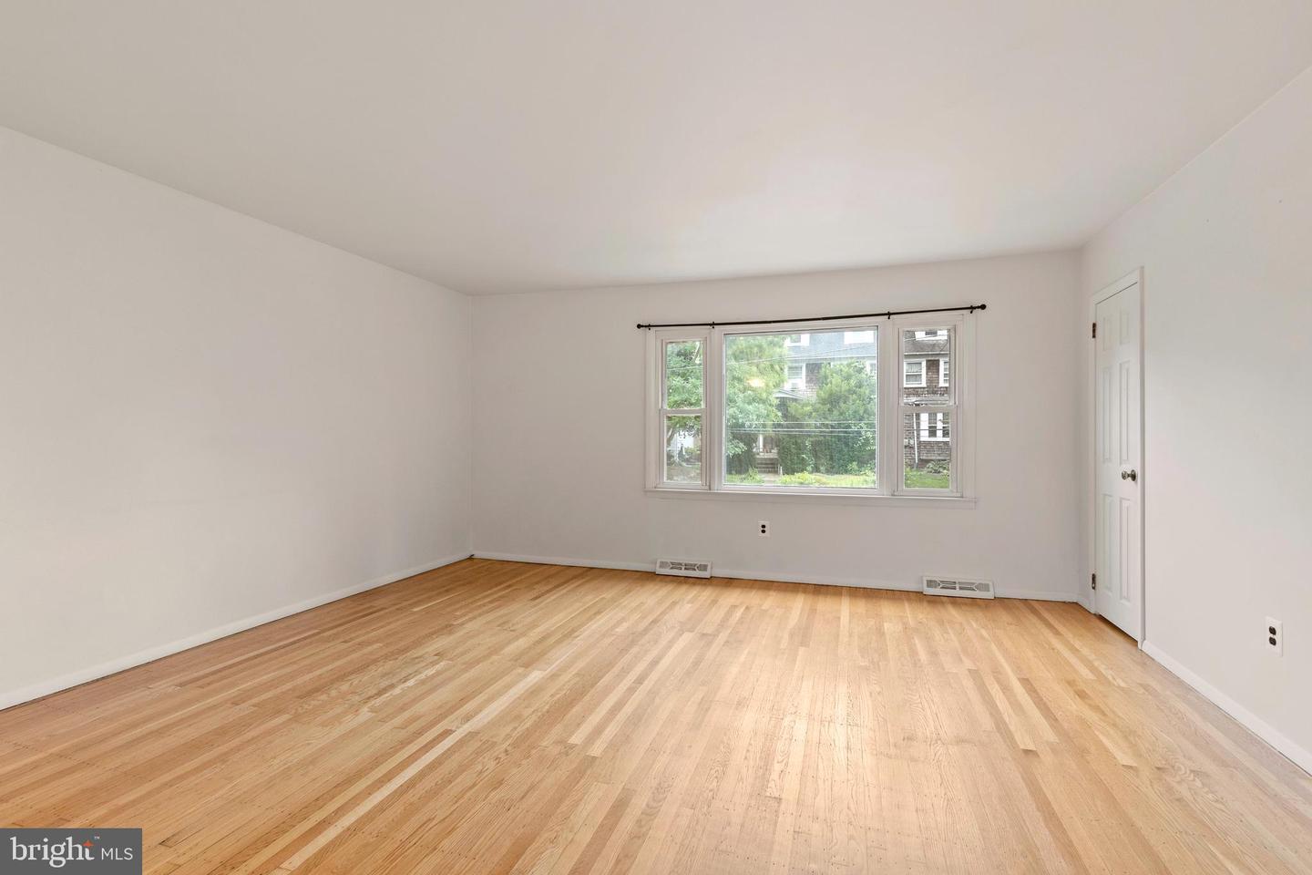 Property Photo: 209 Hillside Avenue PA 19046