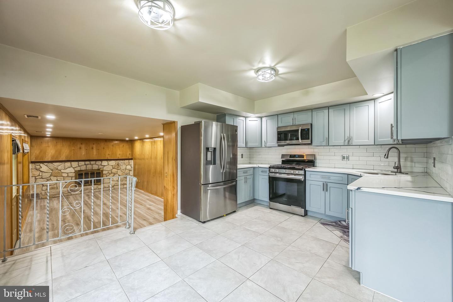 Property Photo: 1300 Clover Lane PA 19053