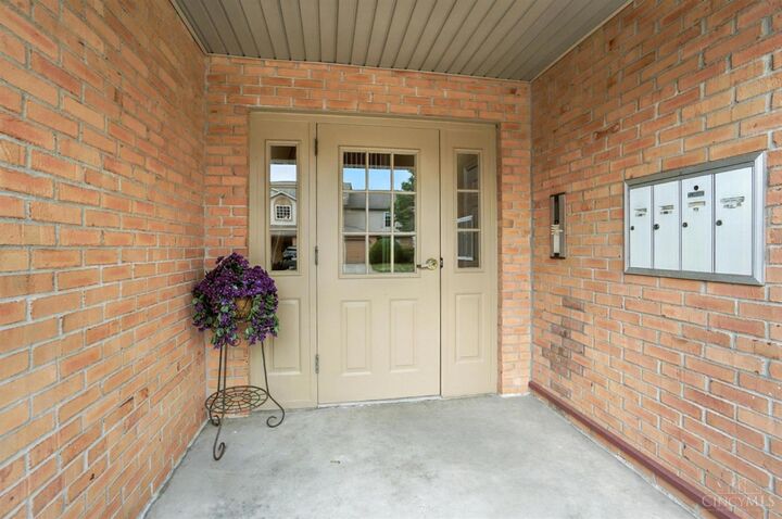 Property Photo: 5433 Harbourwatch Way OH 45040