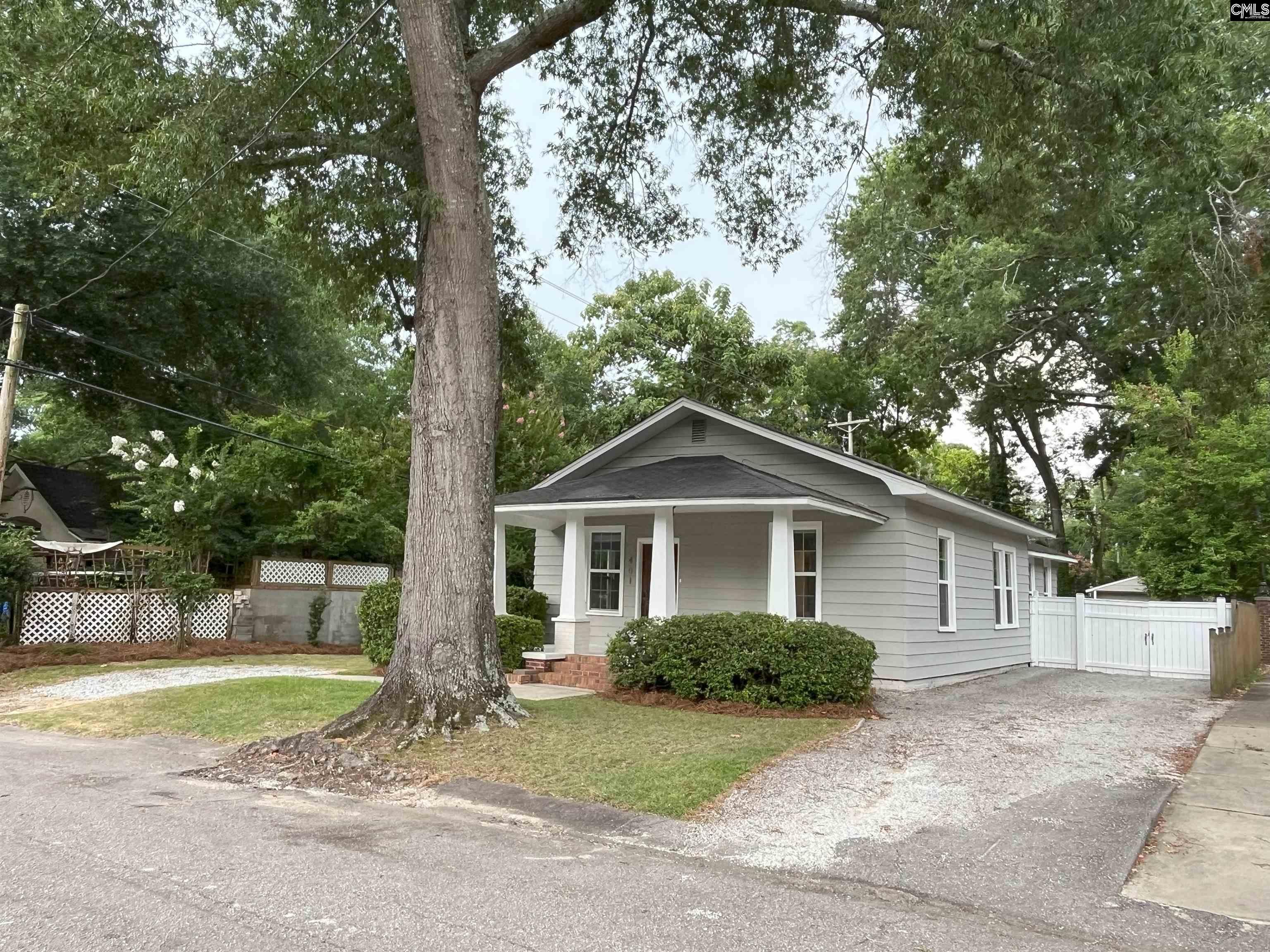 Property Photo: 401 S Ravenel SC 29205-3949