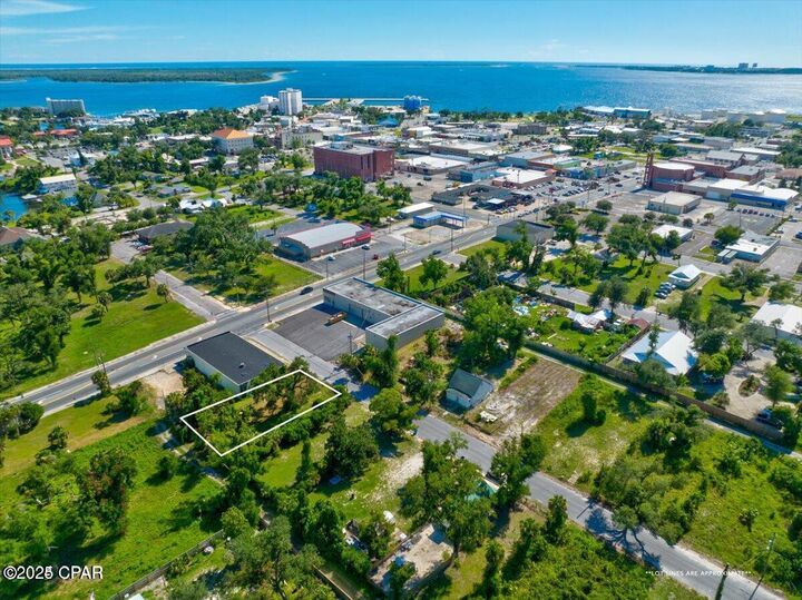 Property Photo: 622 Harmon Avenue FL 32401