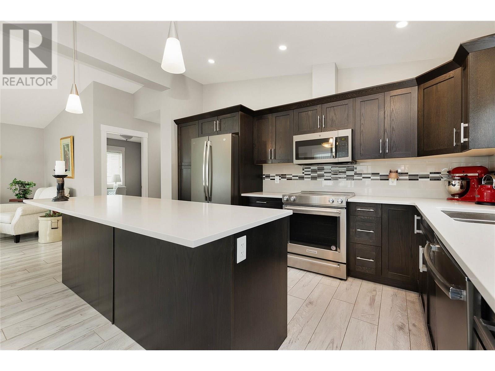 Photo de la propriété:  2100 55 Avenue 74  BC V1T 9Y6 