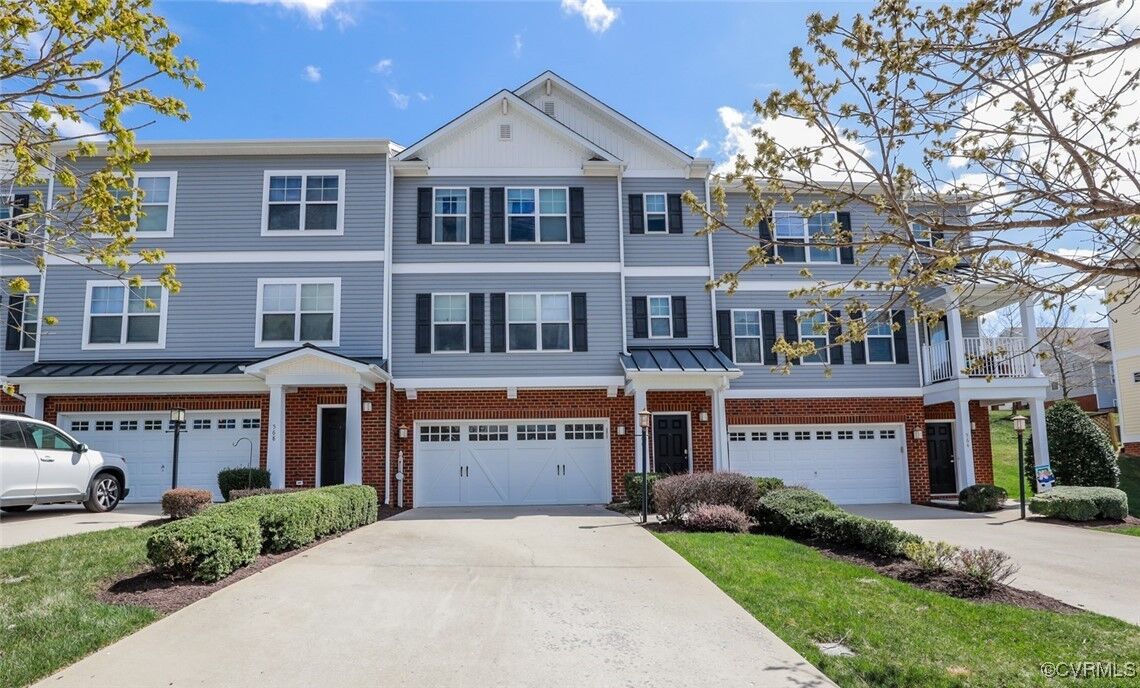 Property Photo:  566 Abbey Village Circle  VA 23114 