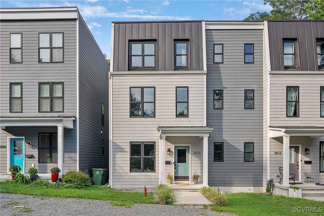 Property Photo: 3010 E Franklin Street VA 23223