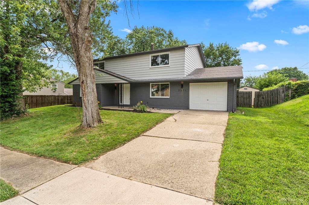 Property Photo: 7371 Damascus Drive OH 45424