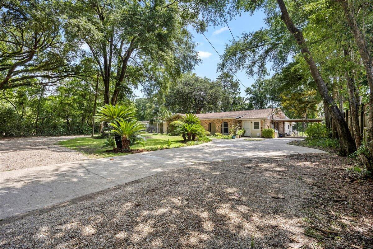 Property Photo: 295 Garden Street FL 32536