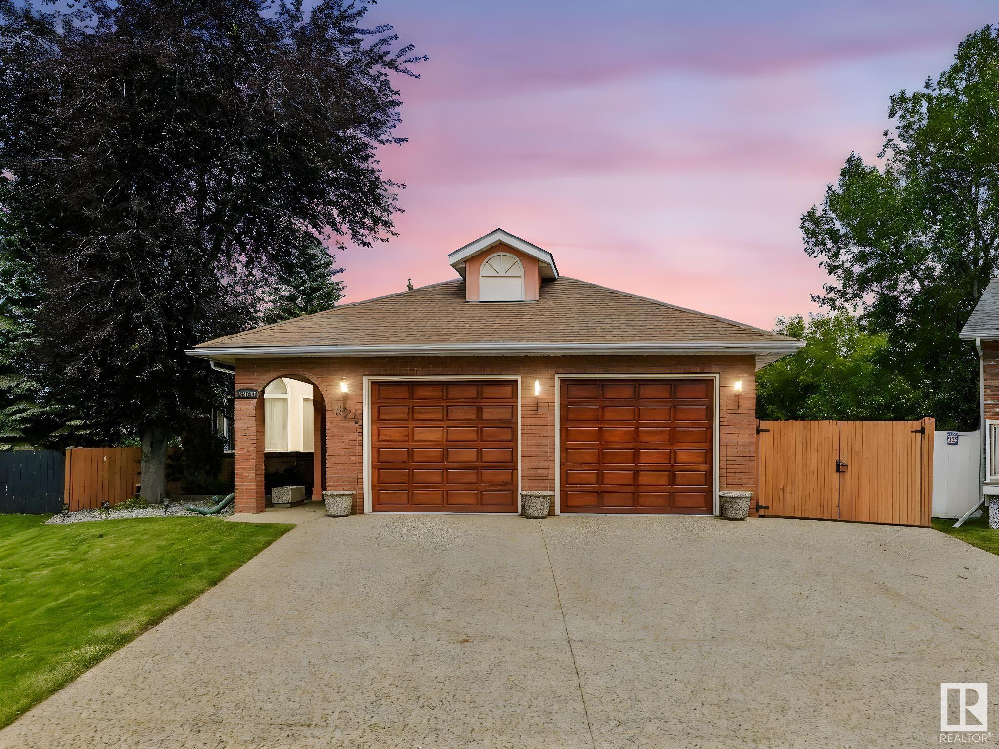 1820 Bearspaw Drive NW  Edmonton AB T6J 6K4 photo