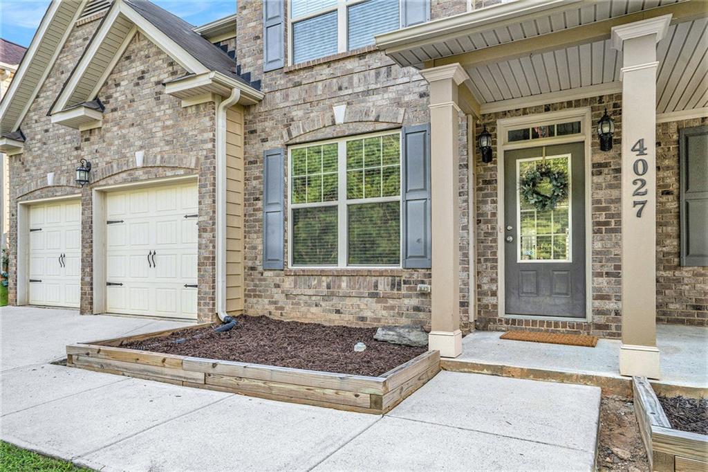 Property Photo: 4027 Dinmont Chase GA 30349