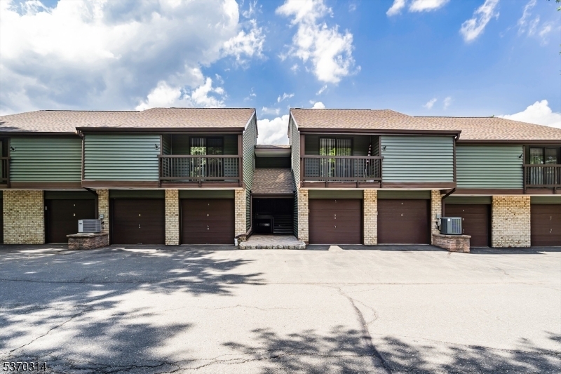 59 Meadowview Dr  Clinton Twp. NJ 08801 photo