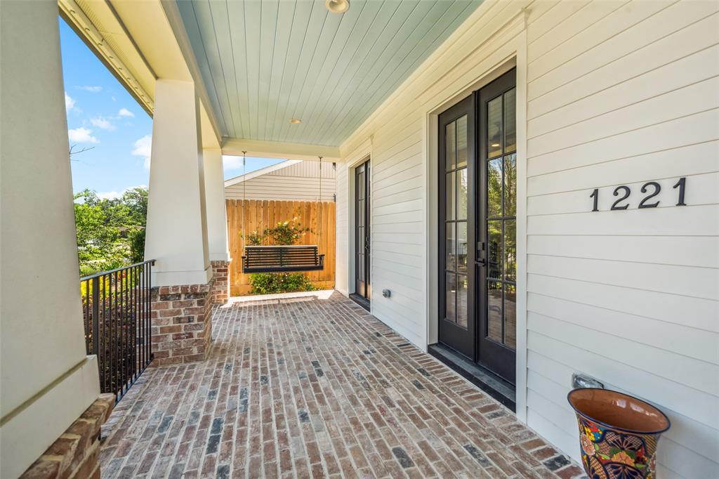 Property Photo: 1221 Lamonte Lane TX 77018