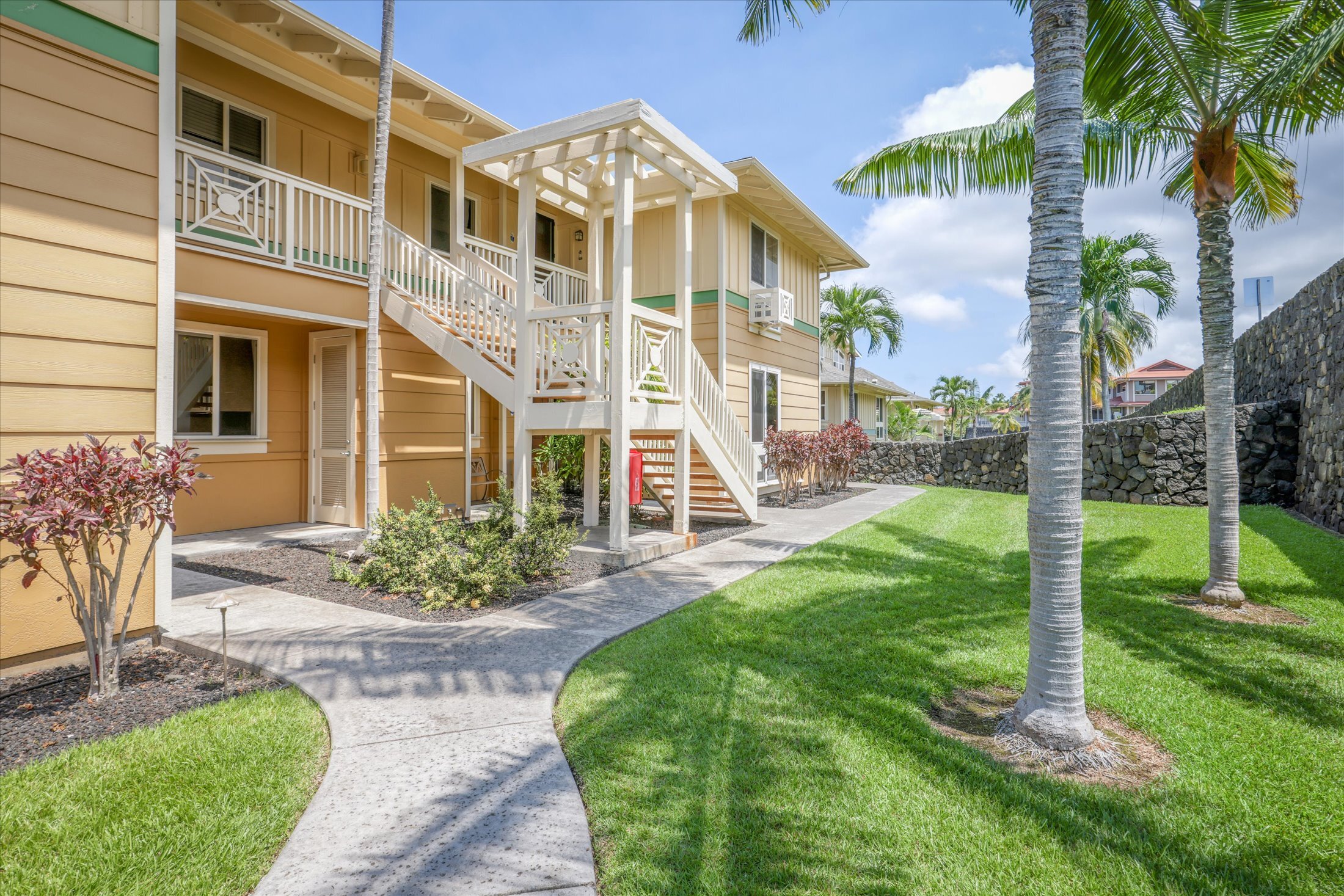 Property Photo: 75-5919 Alii Dr Jj2 HI 96740