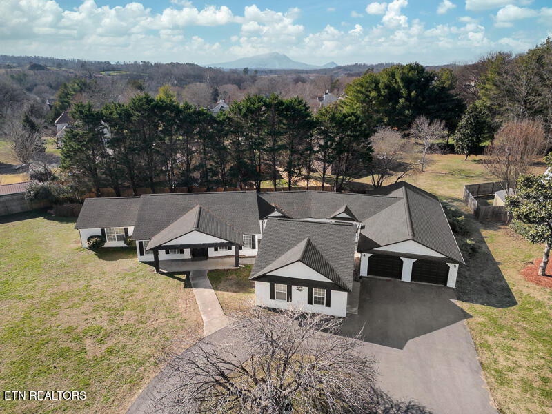 Property Photo: 1220 Ariell Lea TN 37862