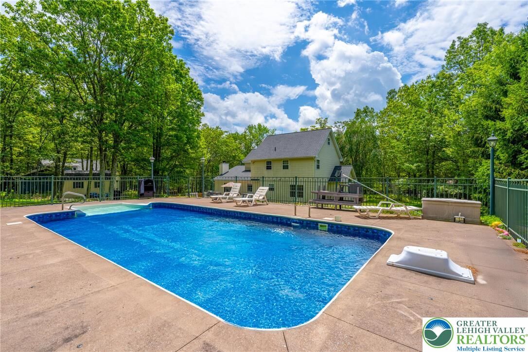 Property Photo:  2175 Village Road  PA 18330 