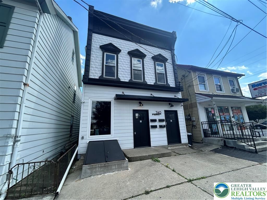 Property Photo:  740 W Berwick Street 1  PA 18042 