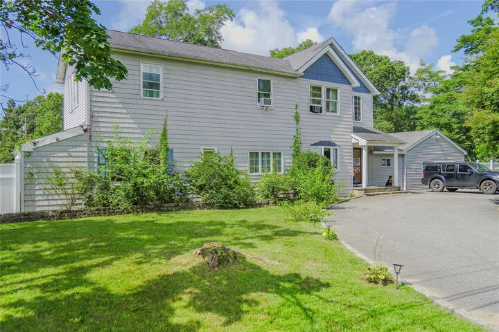 Property Photo:  1264 Connetquot Avenue  NY 11722 