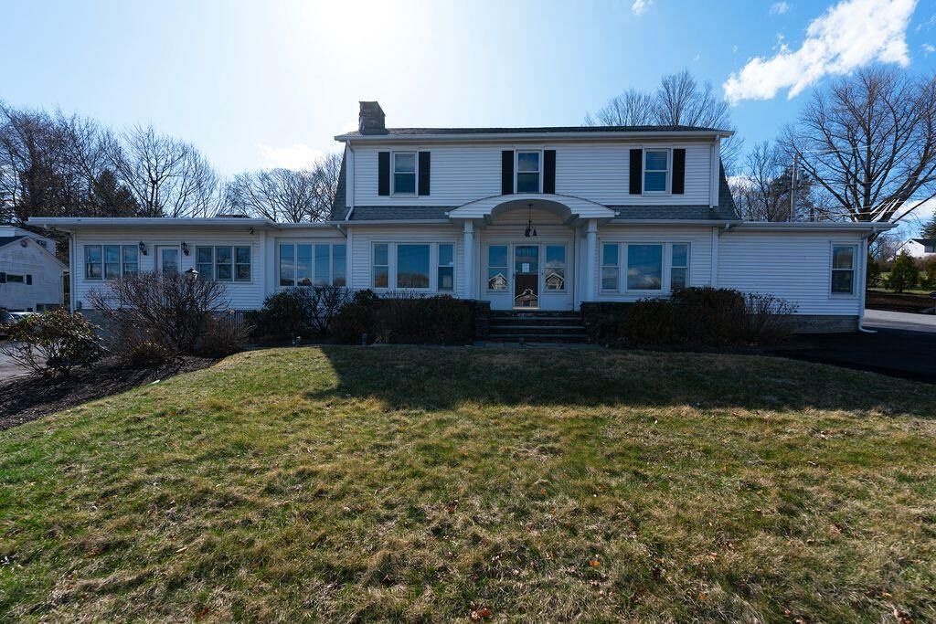 Property Photo:  105 Gleneida Avenue  NY 10512 
