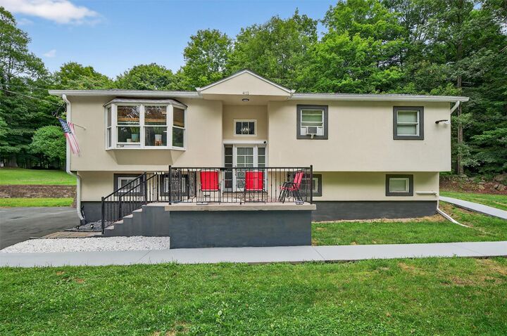 Property Photo:  411 Fair Oaks Road  NY 10940 