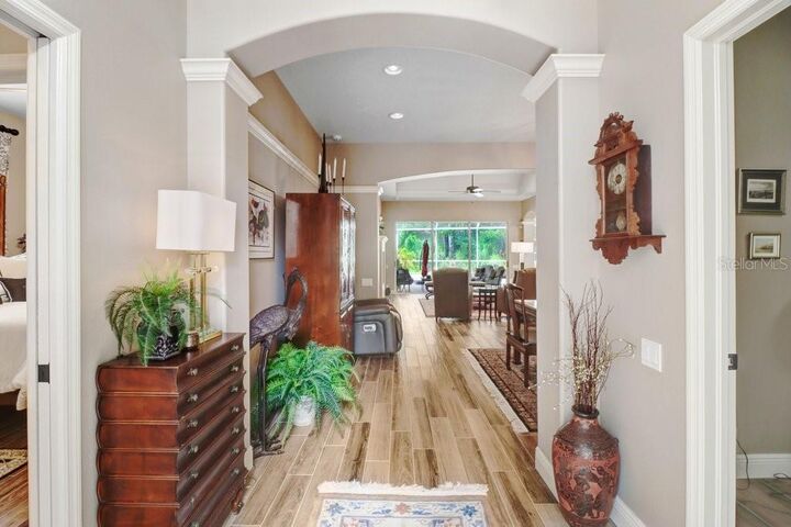 Property Photo: 10408 Edgefield Place FL 33626