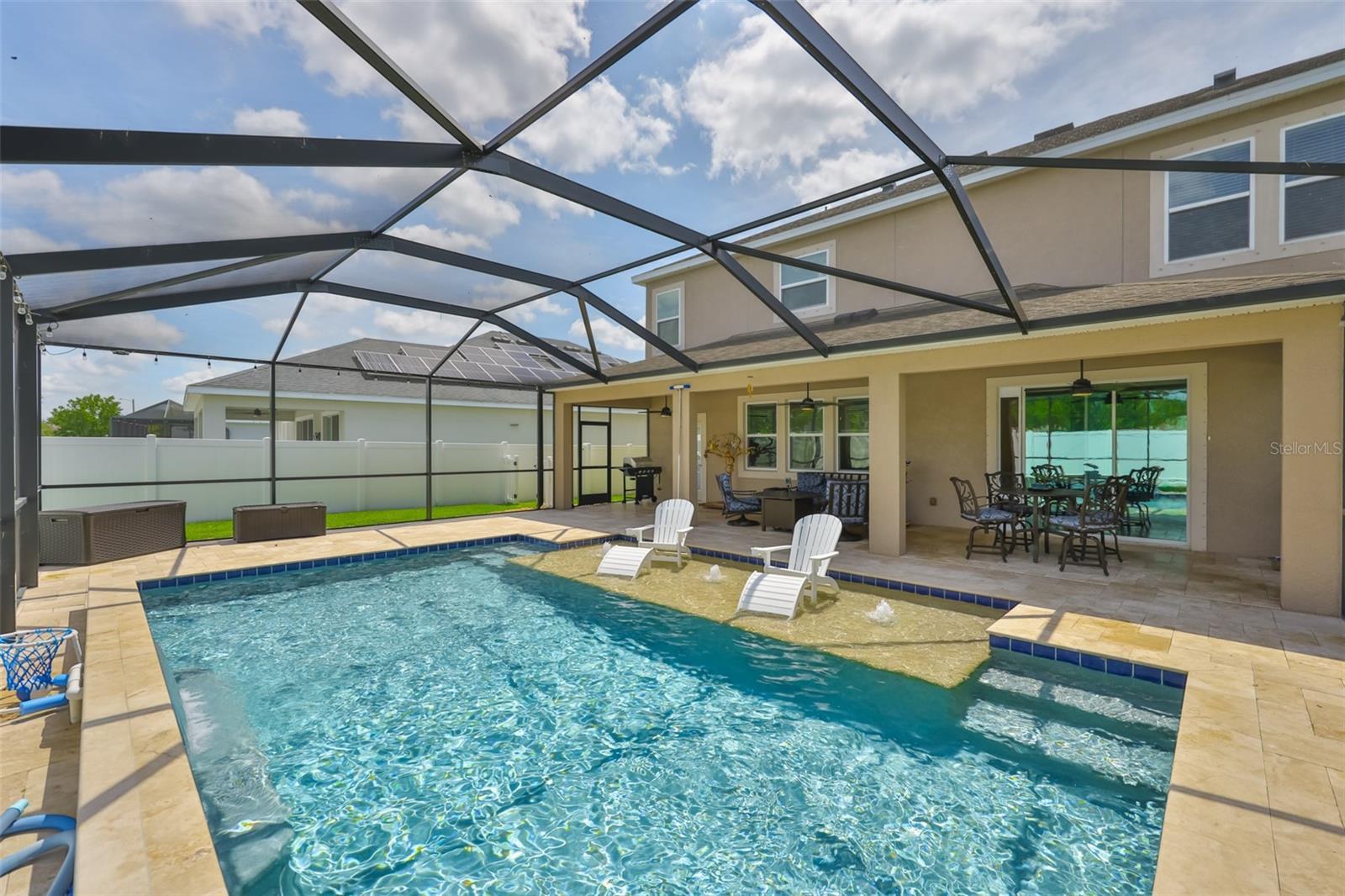 Property Photo: 13811 Artesa Bell Drive FL 33579