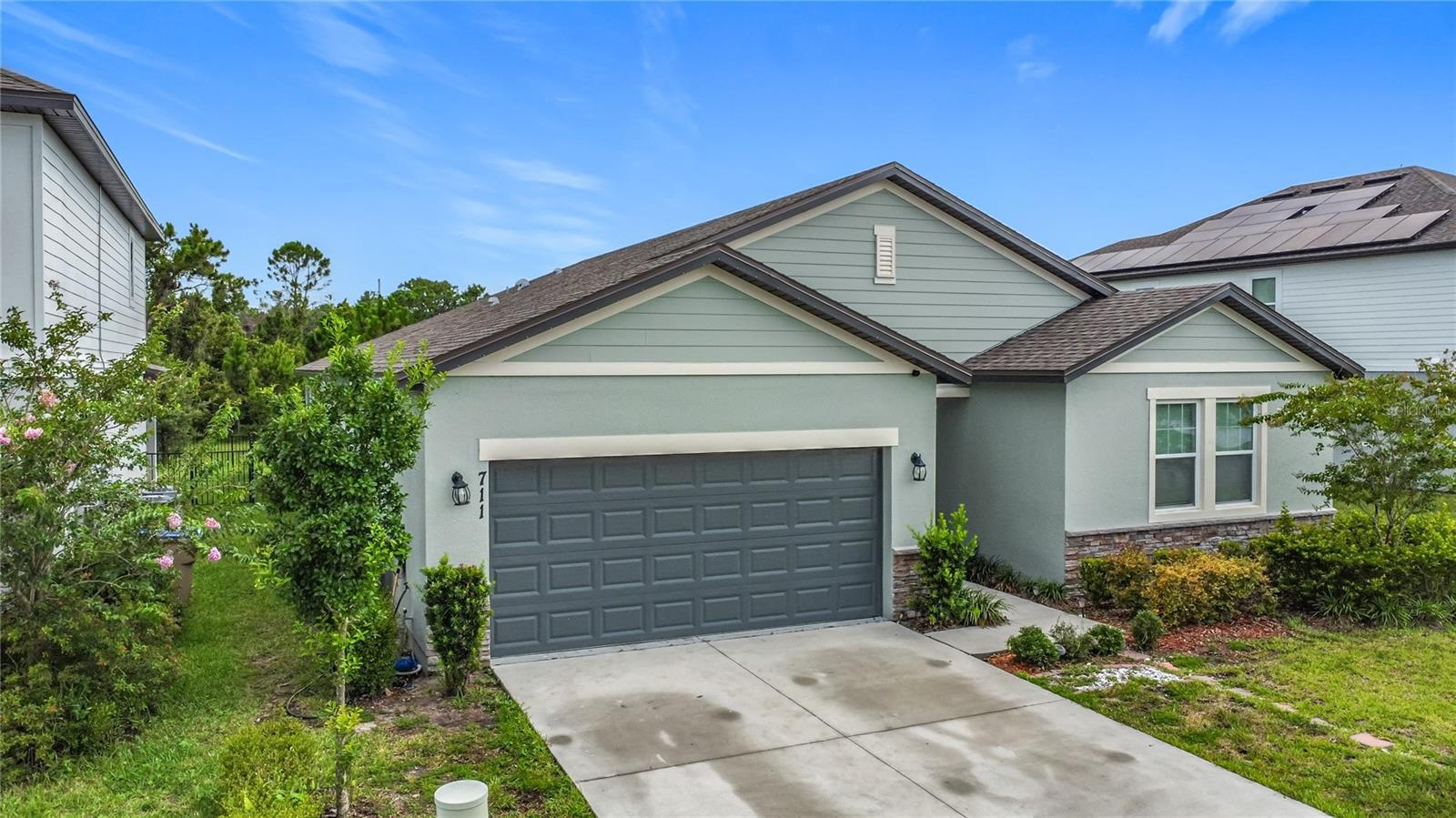 Property Photo: 711 Steerview Street FL 34771