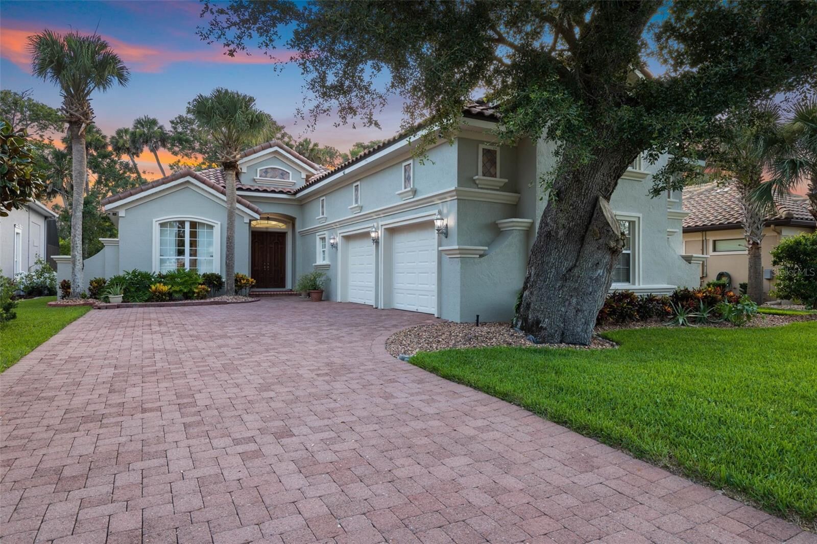 Property Photo: 34 S Riverwalk Drive FL 32137