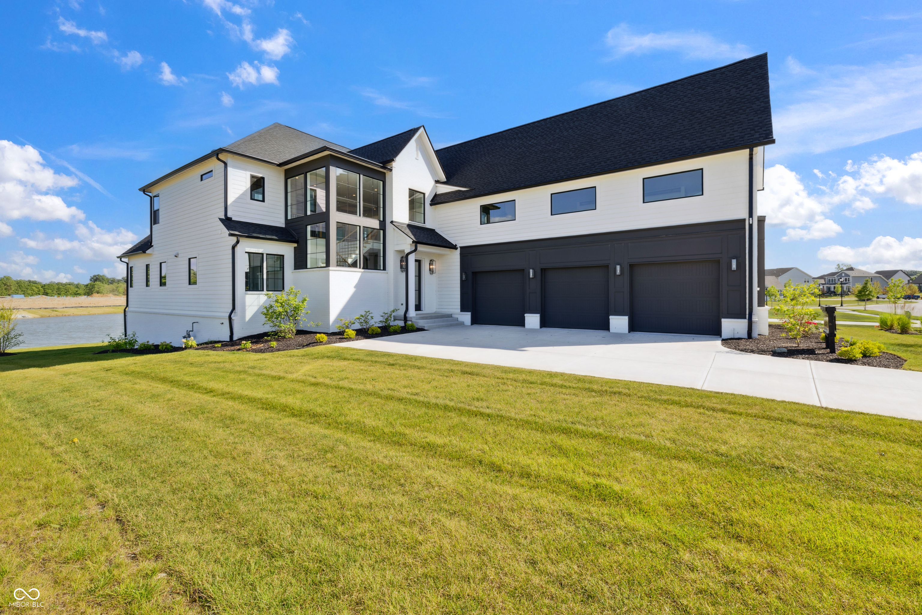 1414 Chatham Hills Boulevard  Westfield IN 46074 photo