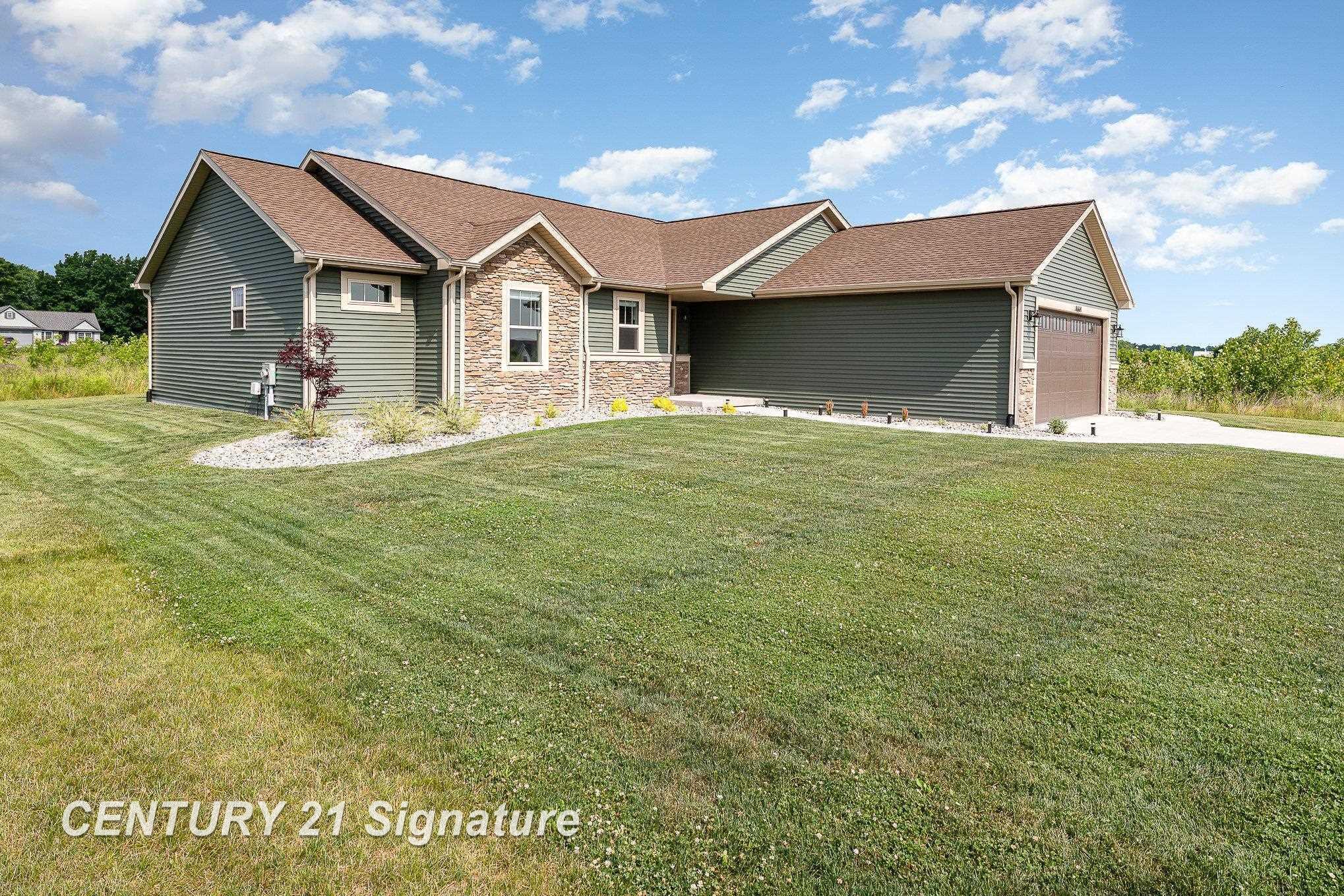 Property Photo:  4664 N West View Drive  MI 48706 