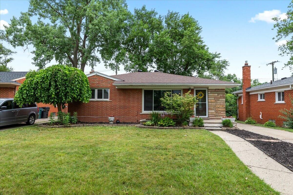 Property Photo:  12760 Sterling Court  MI 48237 