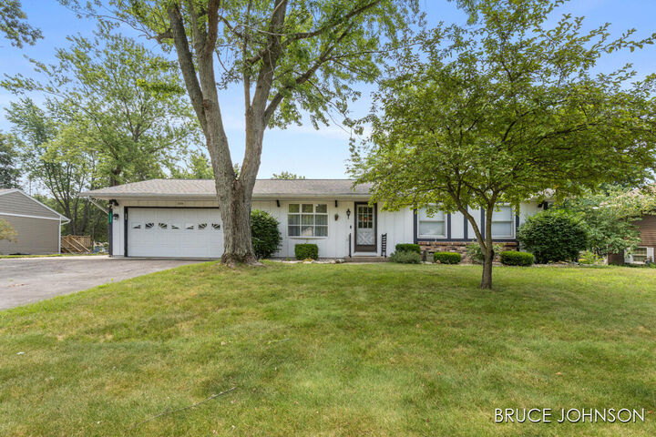 1236 S Van Bruggen Drive  Plainwell MI 49080 photo