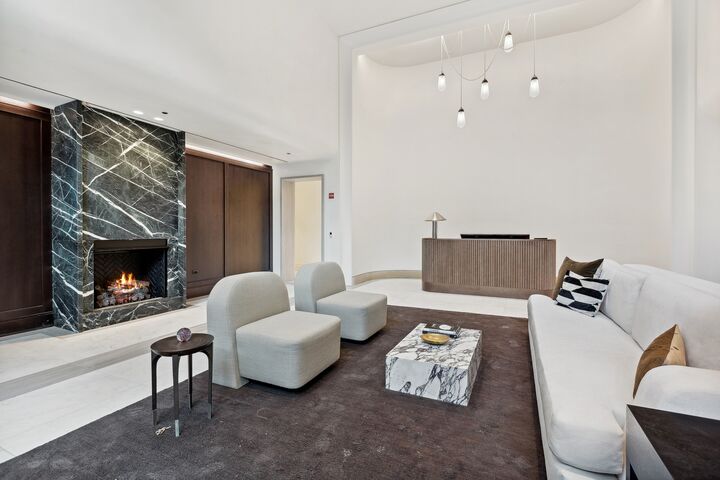 Property Photo:  21 N May Street 402  IL 60607 