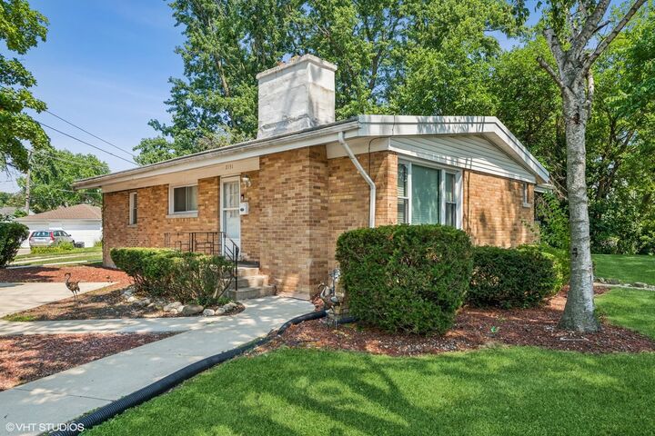 2151 Newcastle Avenue  Westchester IL 60154 photo